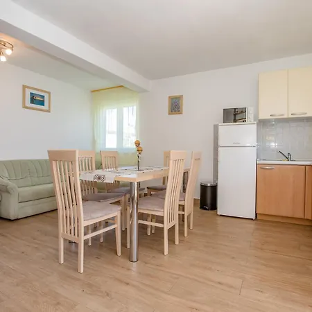 Guest house & Spanjol Palit