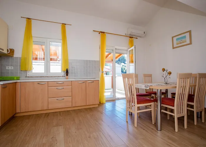 Konukevi & Spanjol Palit