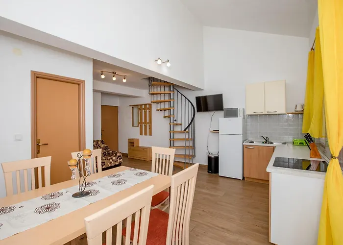 & Spanjol Konukevi Palit