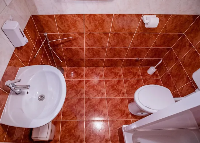 & Spanjol Konukevi Palit