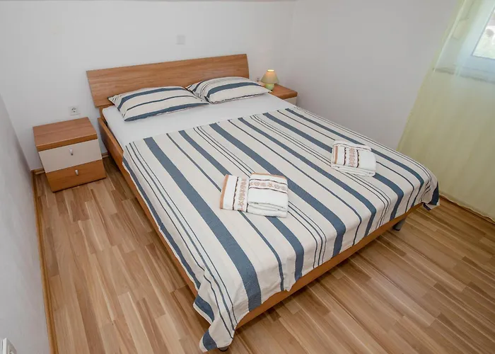 & Spanjol Konukevi Palit